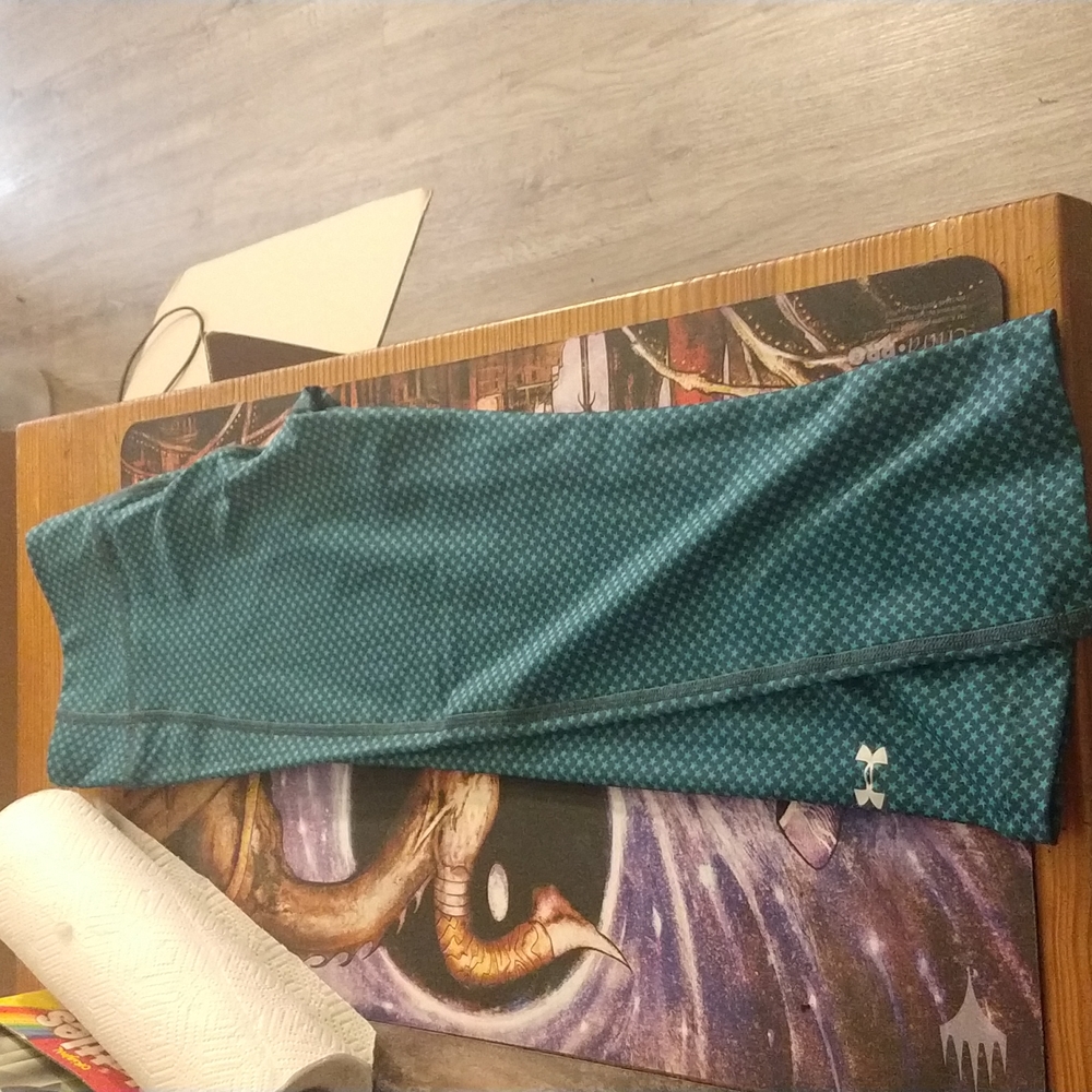Small Under Armour compression leggings